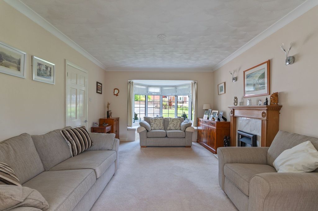 Property photo 3 of 39