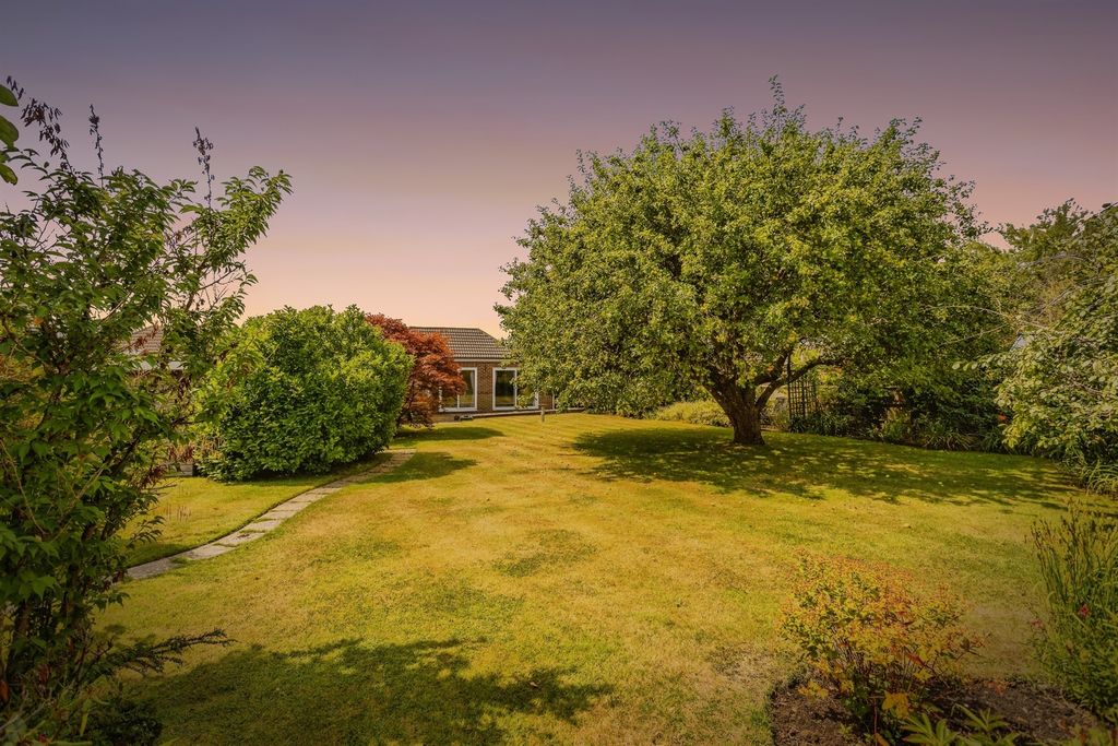 Property photo 3 of 22