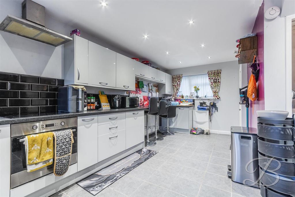 Property photo 3 of 13 Ccltd-7.Jpg