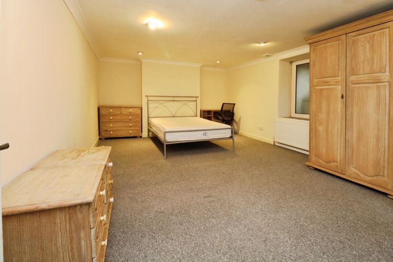 Property photo 3 of 12 Photo 10