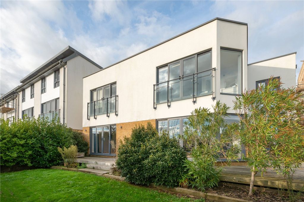 Property photo 1 of 25 Picture No. 07