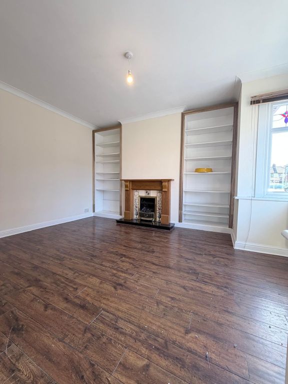 Property photo 2 of 8 Image