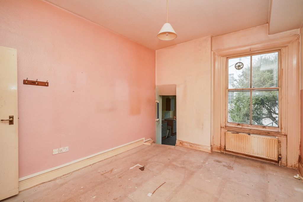 Property photo 3 of 19 First, 11 York Road, Hove, East Sussex, Bn3 1Dj