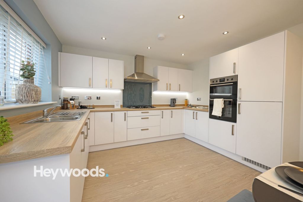 Property photo 3 of 23