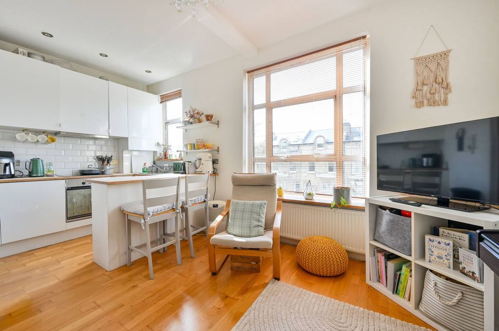 Property photo 3 of 7