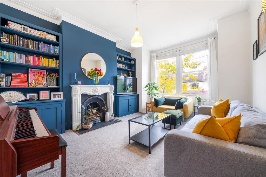 Property photo 1 of 16 Tremaine Road-5-Hdr.Jpg