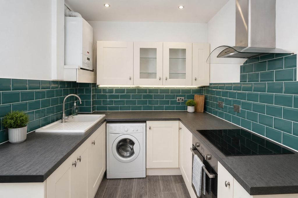 Property photo 3 of 13 E6Decd7F-Fc9B-4F7c-B3E7-3B1F64Bd046d.Png