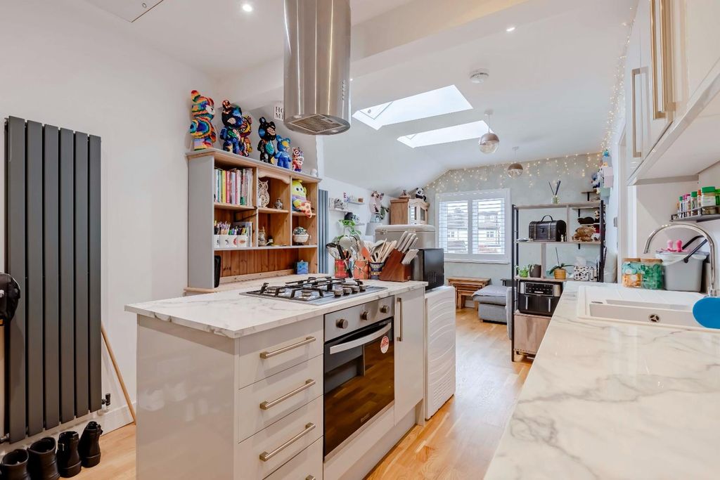 Additional image 9 of 2 bed flat for saleSchool Road, Upper Beeding, Steyning BN44