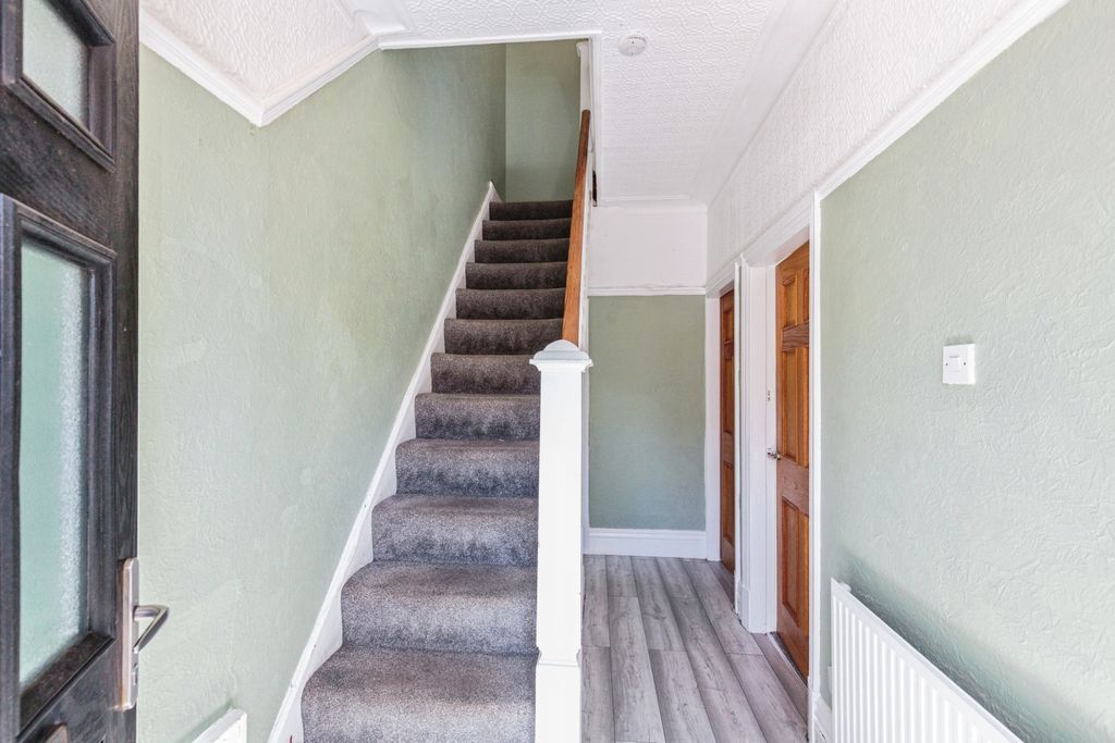 Property photo 2 of 20 Entrance Hallway