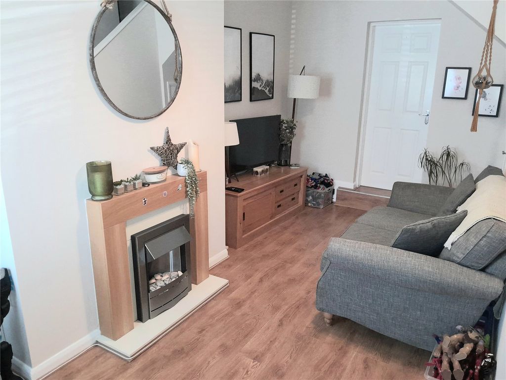Property photo 2 of 14 Picture No. 12