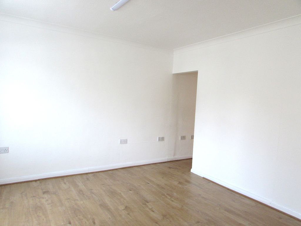 Property photo 2 of 11 Gallery
