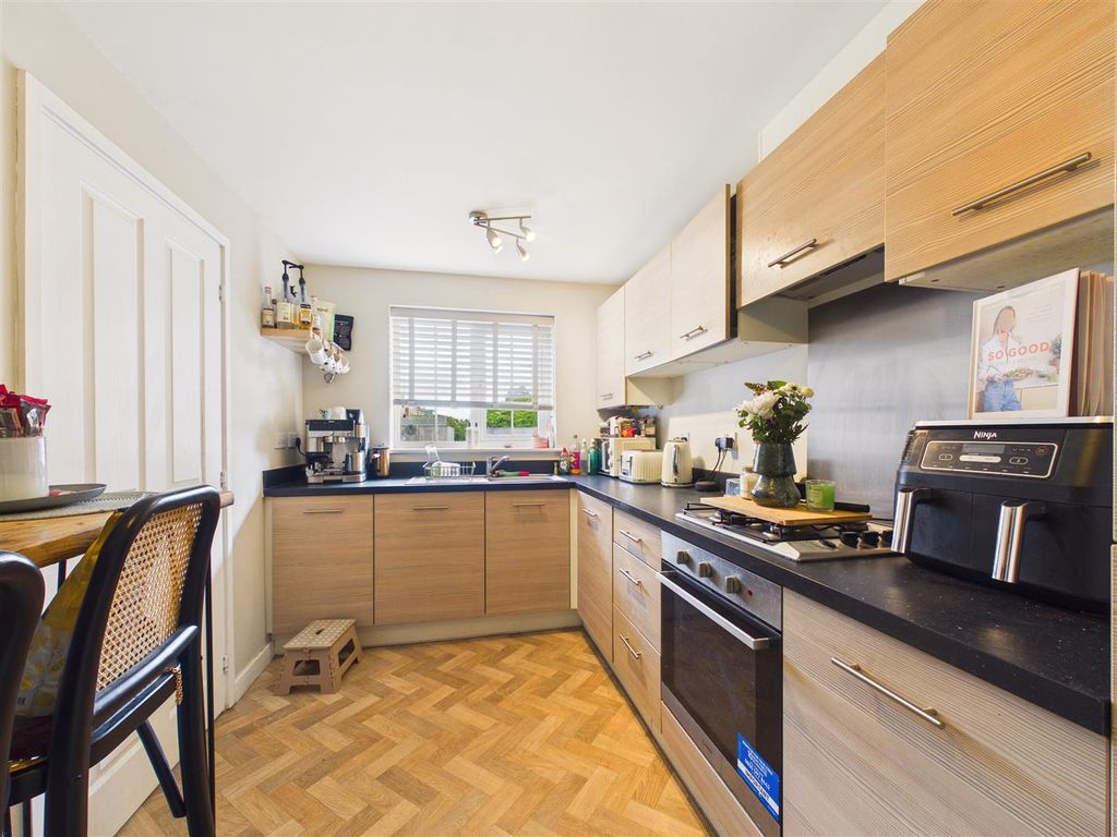 Property photo 3 of 13 Cam05451G0-Pr0148-Still007.Jpg