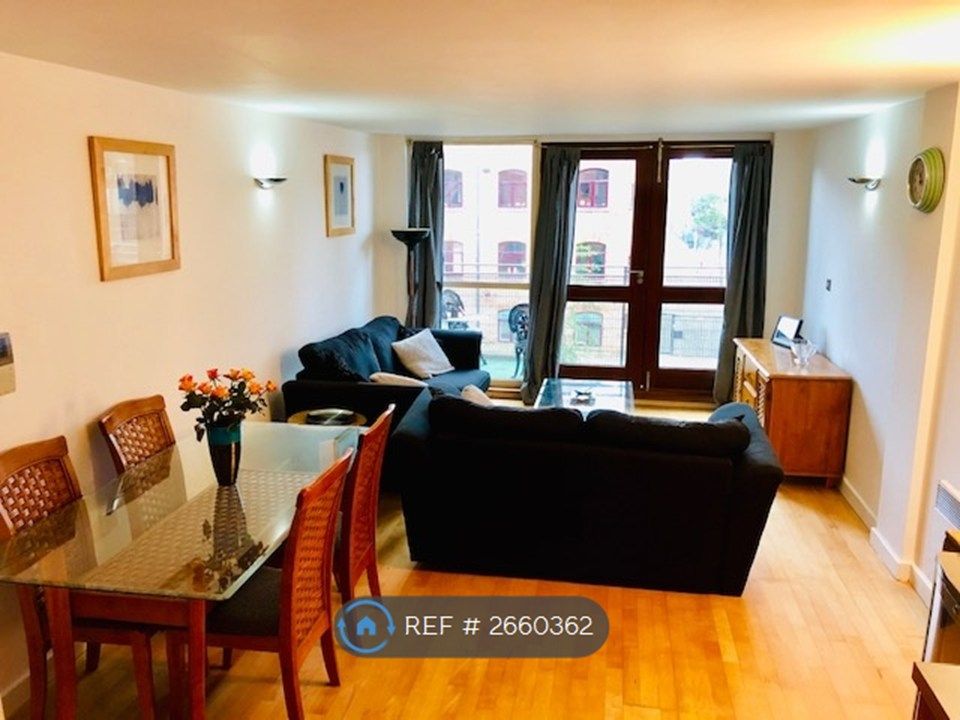 Property photo 3 of 13 Lounge