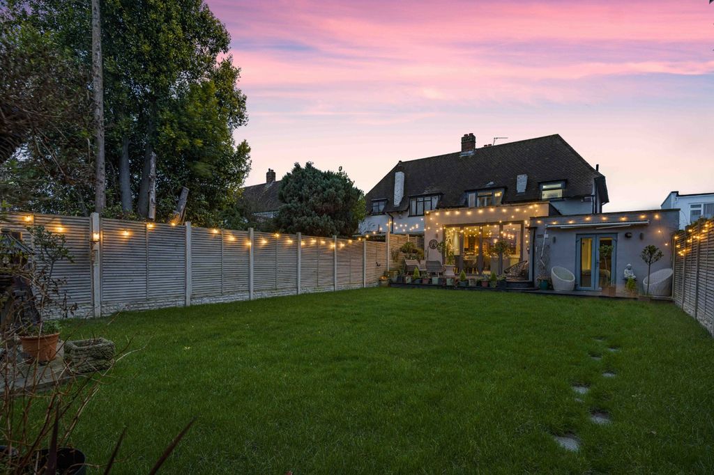 Property photo 3 of 76 Picture No. 77