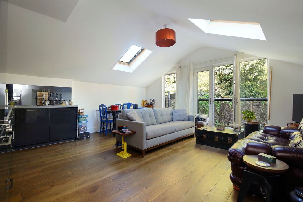Property photo 1 of 8