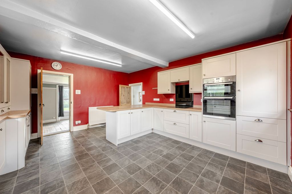 Property photo 2 of 46