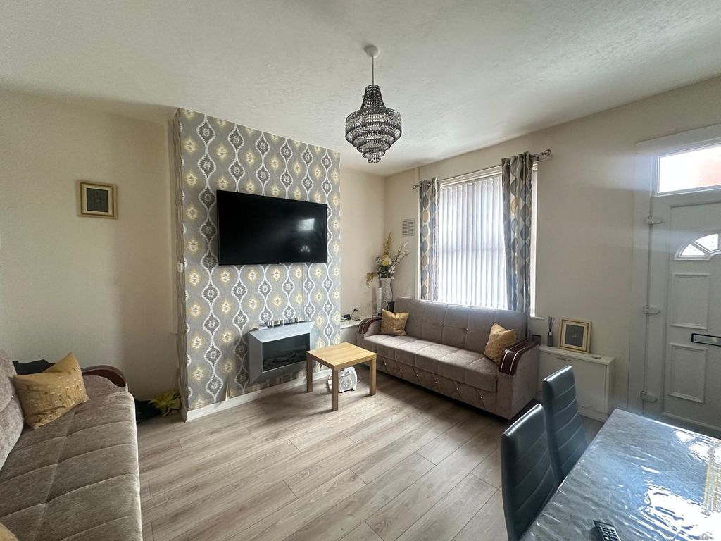 Property photo 2 of 6
