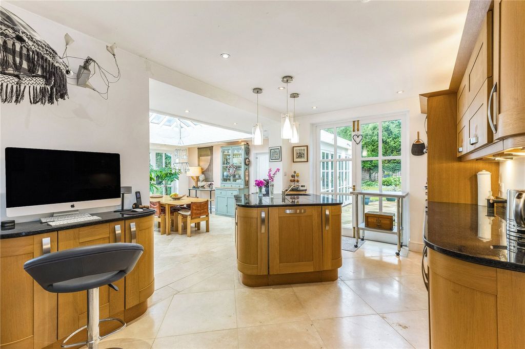 Property photo 2 of 15 Kitchen/B'fast Room