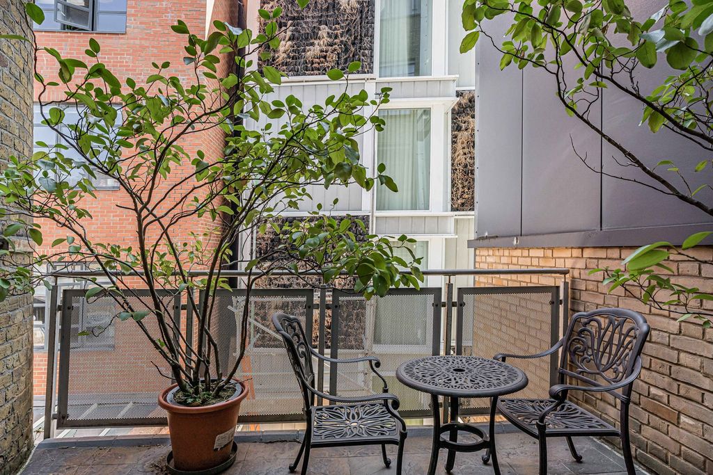 Property photo 2 of 22 Balcony