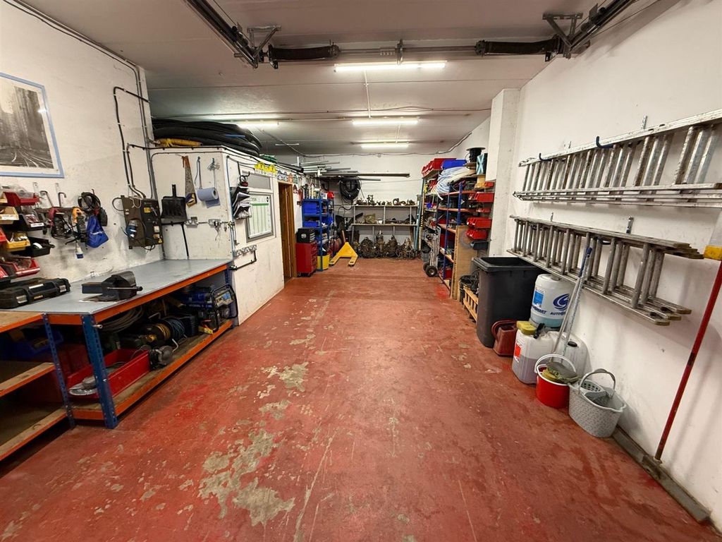 Property photo 3 of 19 2.Jpg