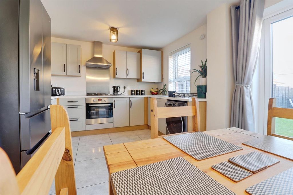 Property photo 3 of 17 F7B4Eaa1-Img_8257-Img_8259.Jpg