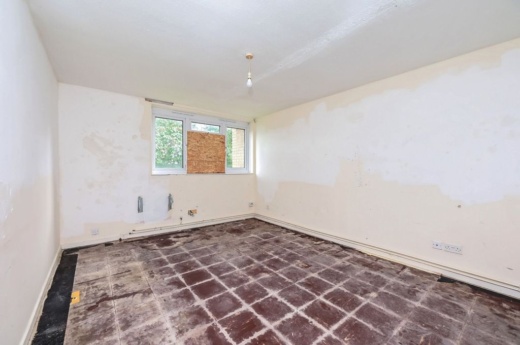 Property photo 3 of 8 Living Room