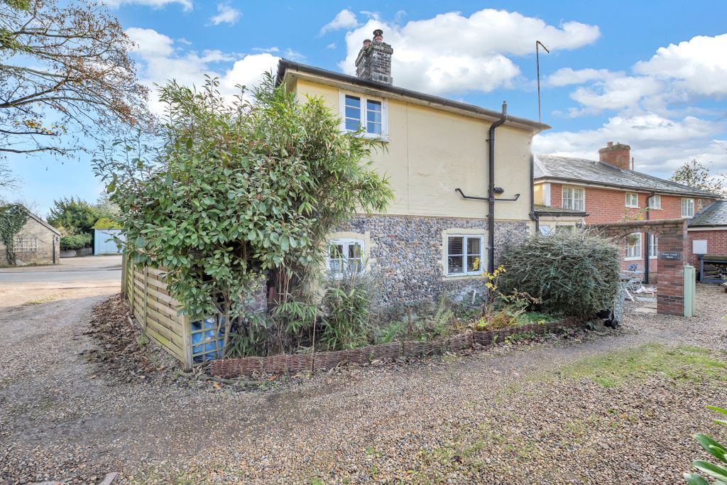 Property photo 2 of 13