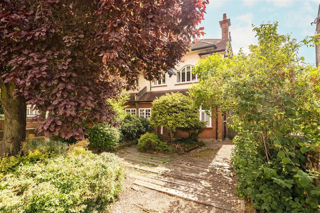 Property photo 1 of 12
