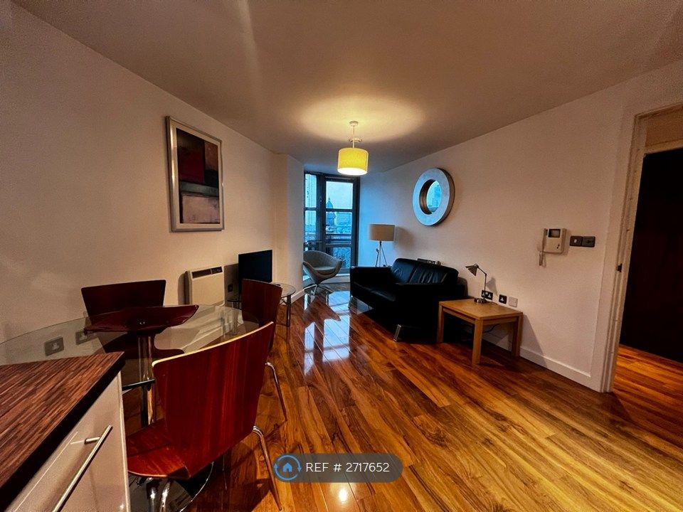 Property photo 2 of 11 Dining/Living