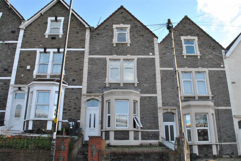 Property photo 1 of 5