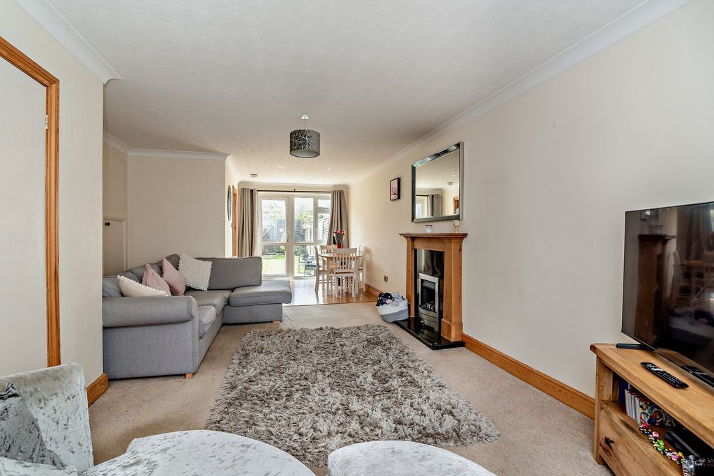 Property photo 2 of 23