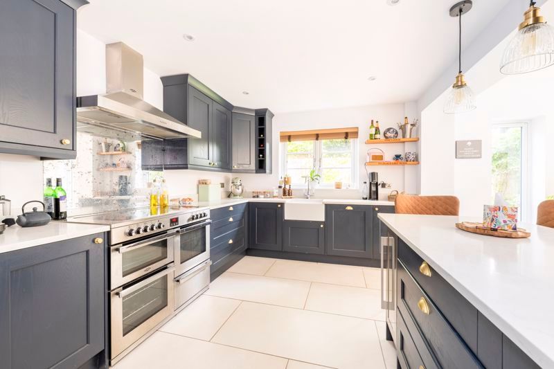 Property photo 3 of 26 Photo 11