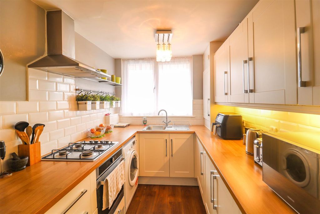 Property photo 3 of 8 Img_2922.Jpg