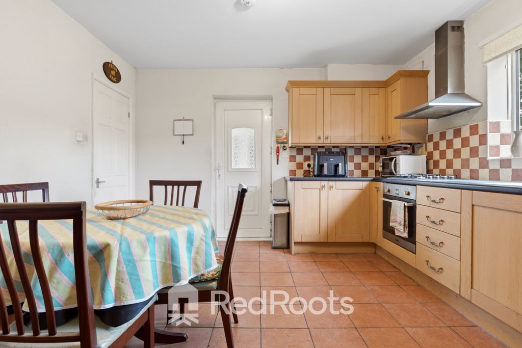 Property photo 2 of 18 5079263