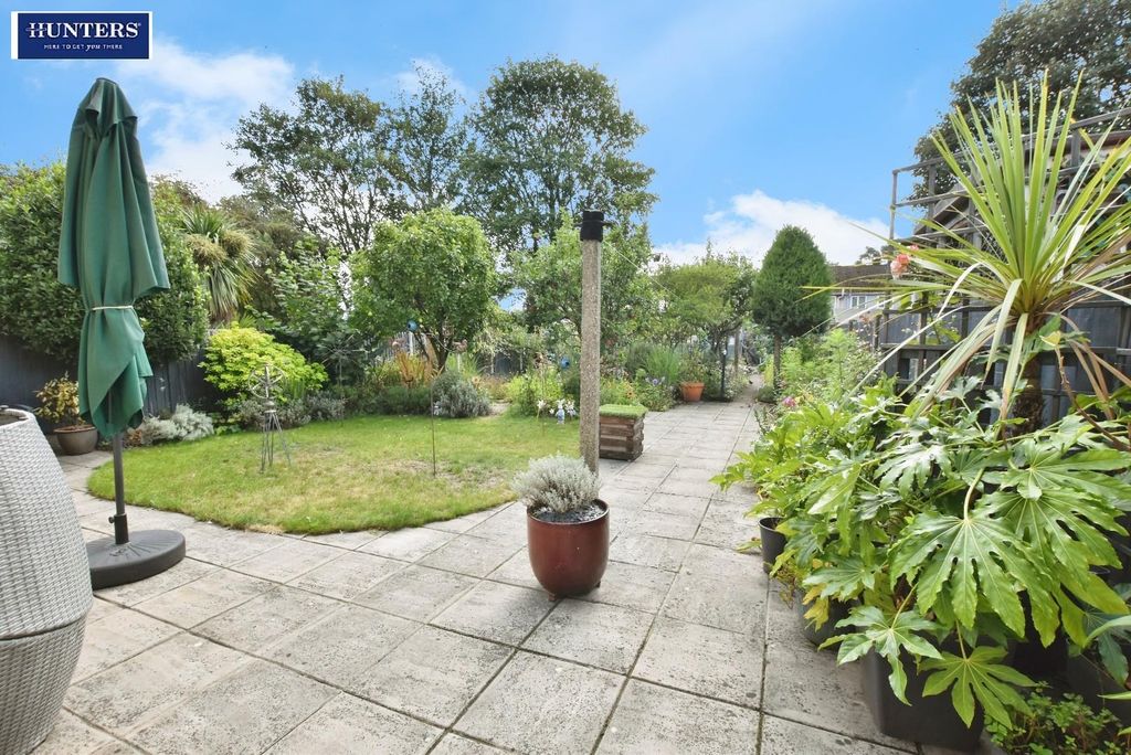 Property photo 3 of 23 Garden