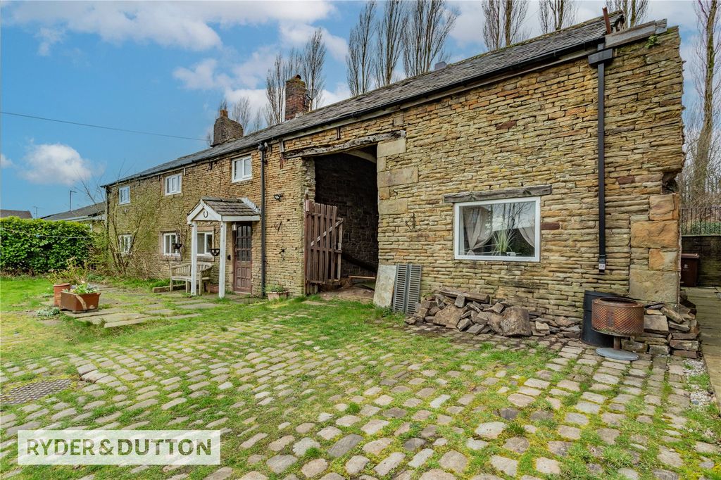 Property photo 2 of 25 Picture No. 23