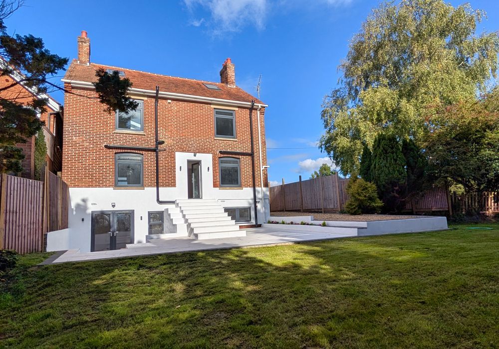 Property photo 2 of 33