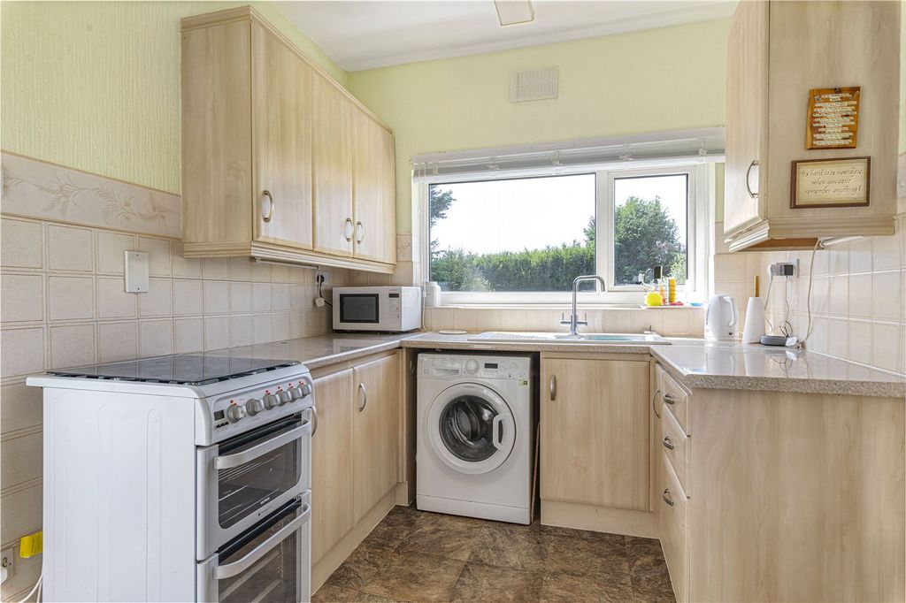 Property photo 2 of 13 Picture No. 11