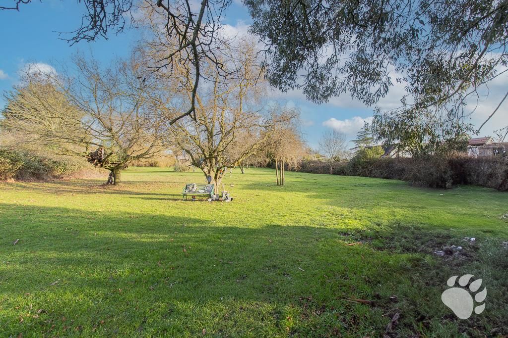 Property photo 3 of 28 Garden