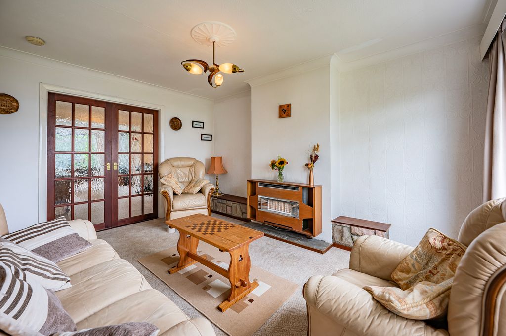 Property photo 3 of 41