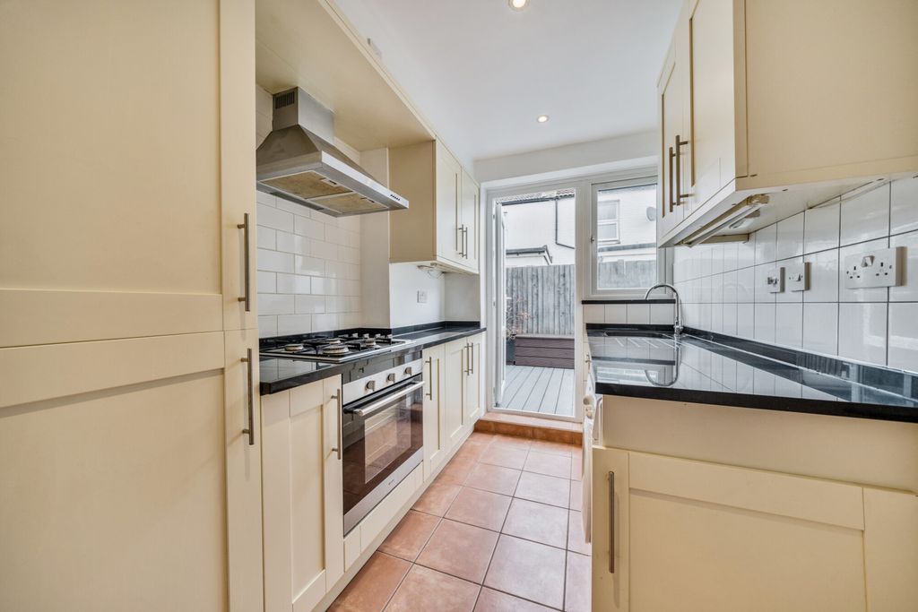 Property photo 3 of 14 Kitchen