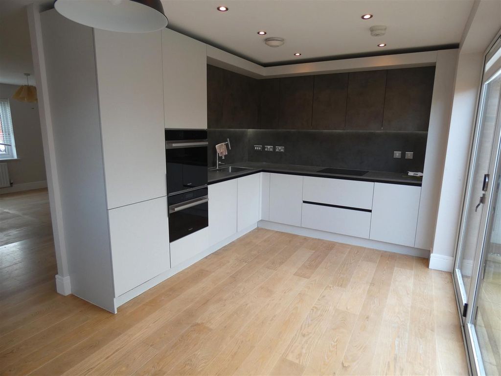 Property photo 3 of 16 P1190143.Jpg