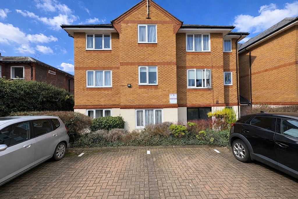 Property photo 1 of 8