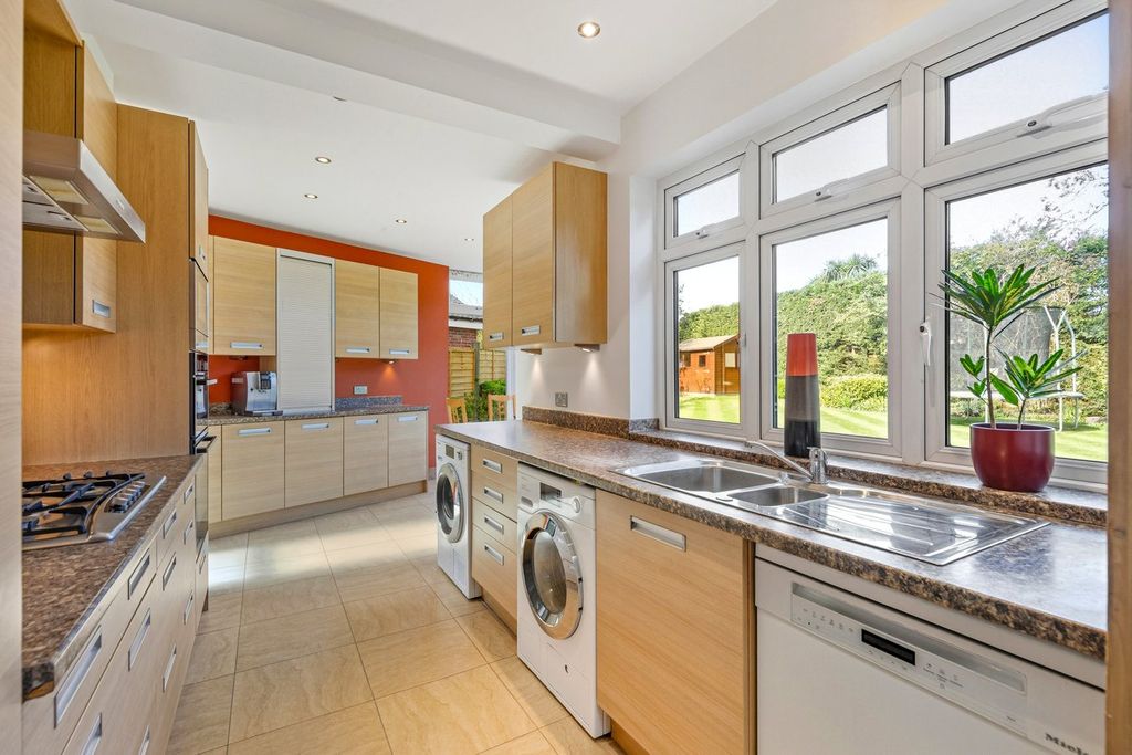 Additional image 6 of 5 bed detached house for saleOakleigh Gardens, Edgware HA8