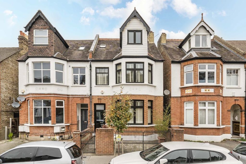 Property photo 1 of 8