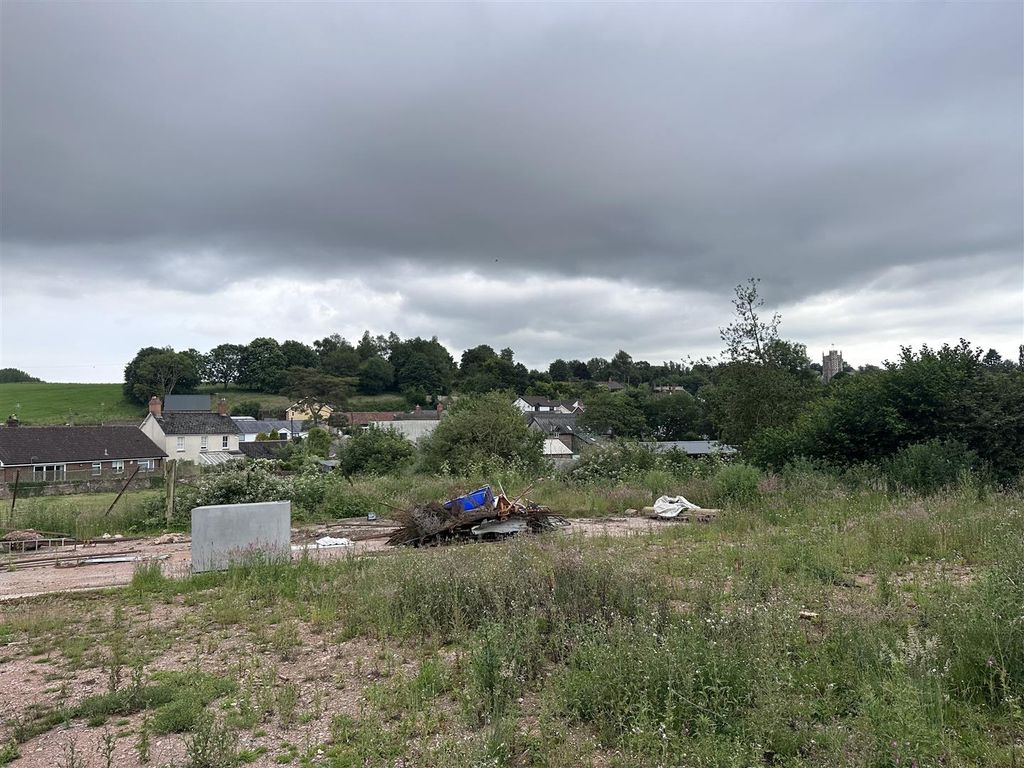 Property photo 1 of 8