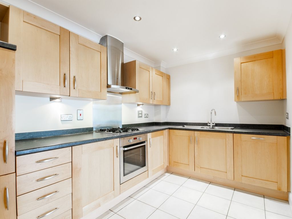 Property photo 3 of 9 Kitchen1
