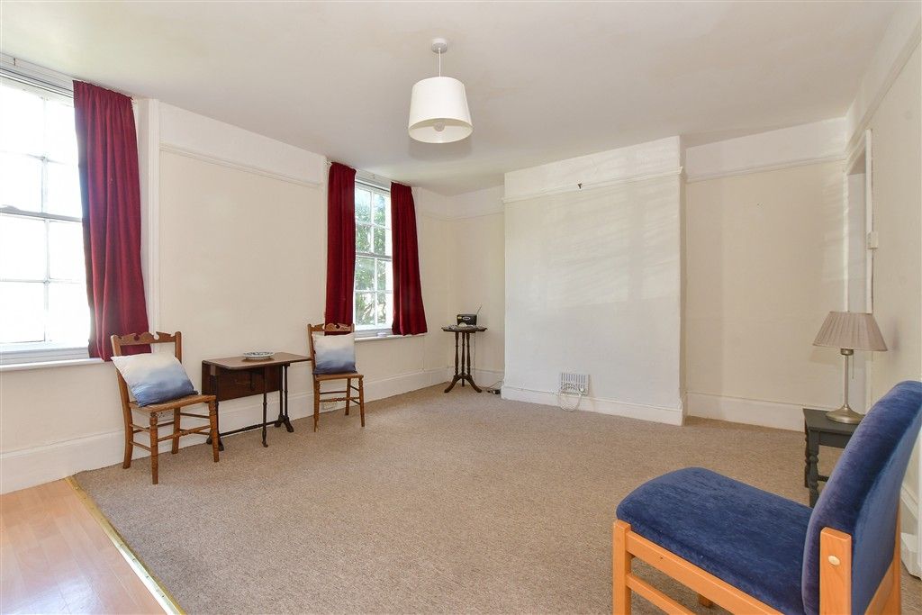 Property photo 1 of 10 Kitchen/ Living Room