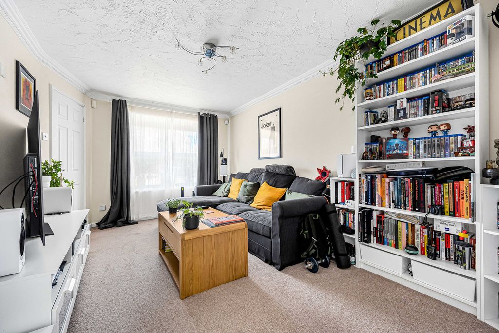 Property photo 3 of 13