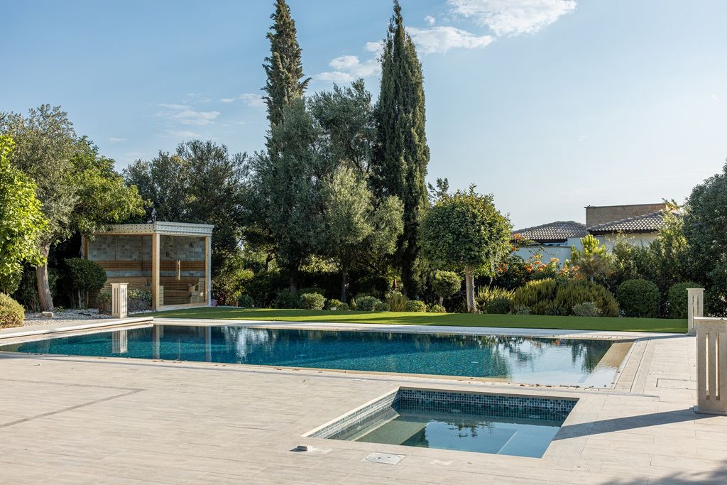 Property photo 3 of 28